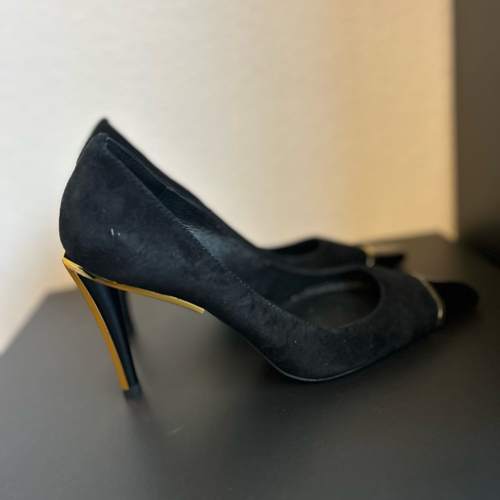 Jeffrey Campbell Conspiracy Cap Toe Pump Metallic Gold Black Suede Size 7.5 - Picture 6 of 10
